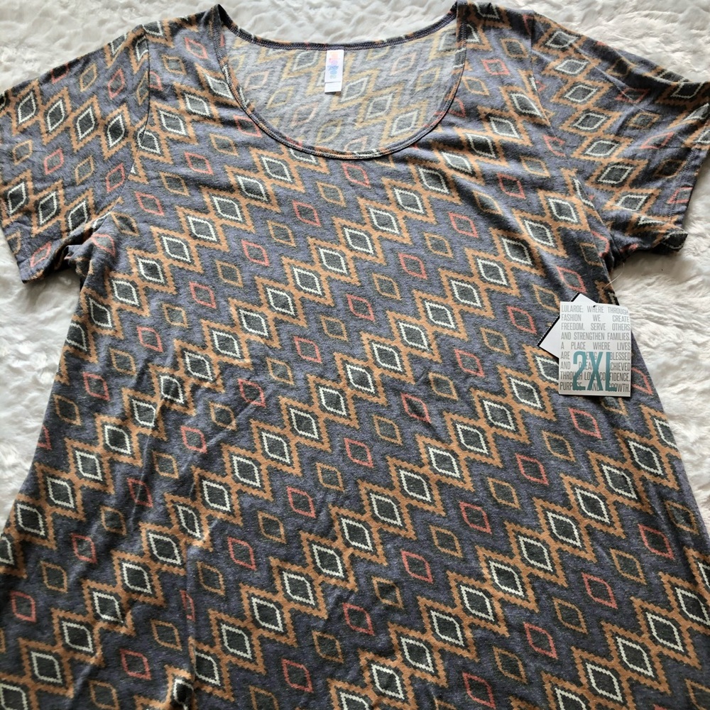 NWT 2XL LuLaRoe Classic T Diamond Design